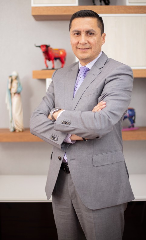 Dr. Diego Pinto F Oncólogo Cirujano Ambato1